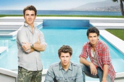 jonas-brothers-jonas-la-photos_neon_cikk_lead_fill_424x283.jpg